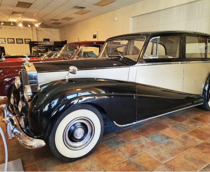 Let's Rolls: See how the other half lives, without ever leaving the midstate.
